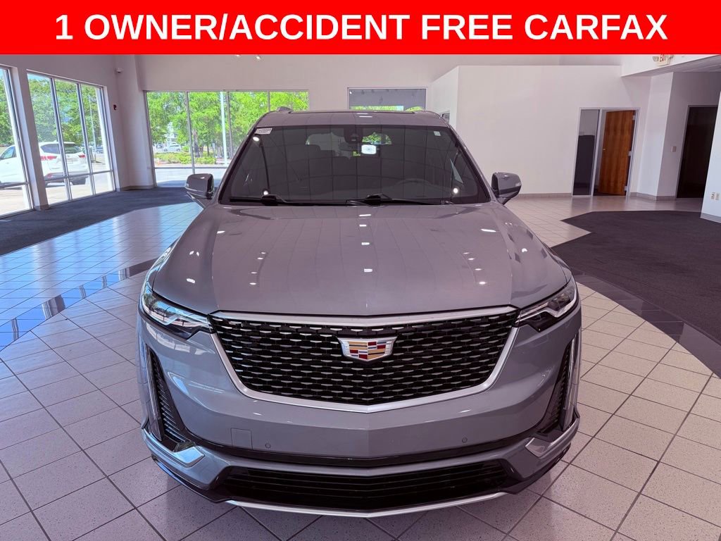 Used 2025 Cadillac XT6 Luxury FWD image 2