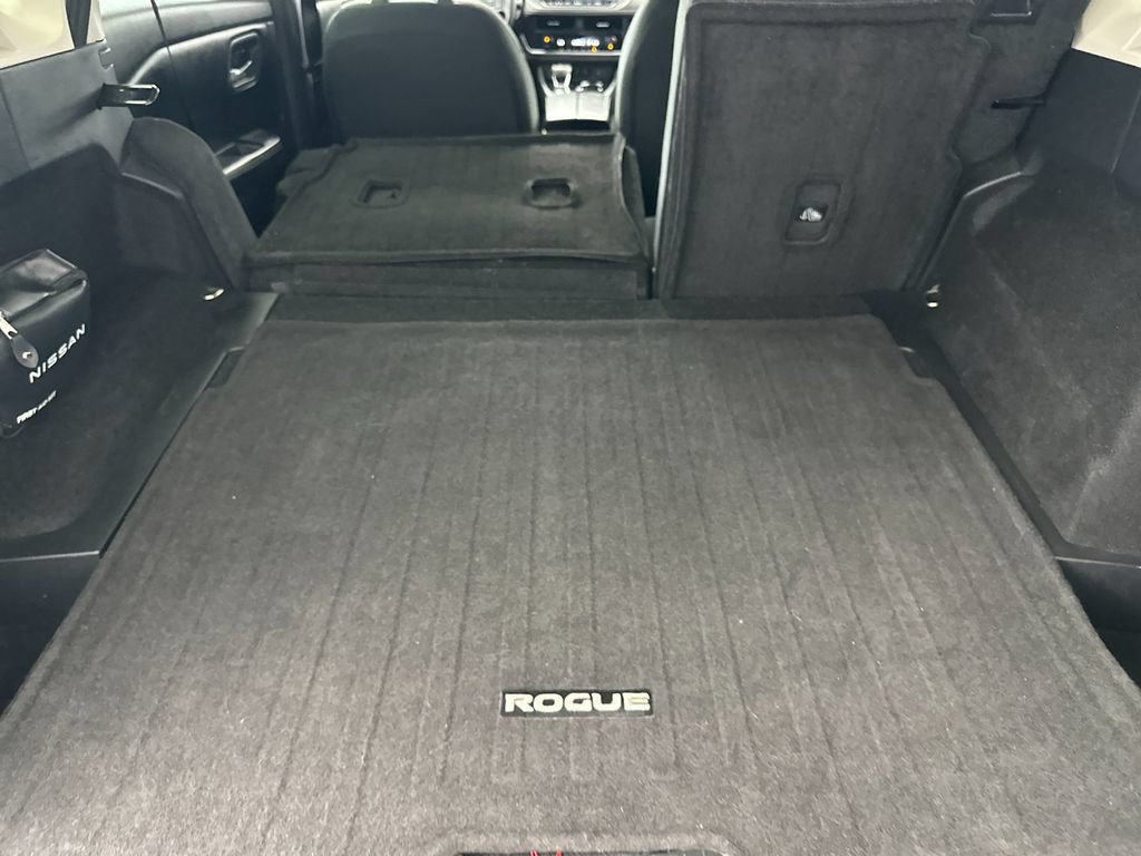 Used 2025 Nissan Rogue SV FWD image 14