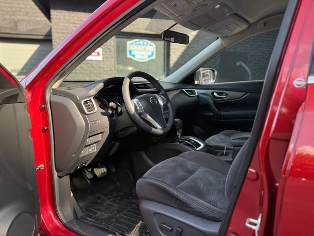 Used 2015 Nissan Rogue SV image 9