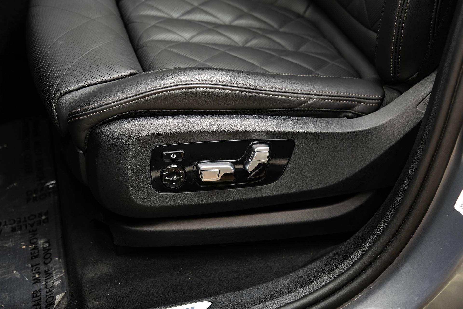 Used 2025 BMW X6 xDrive40i AWD/4WD image 45