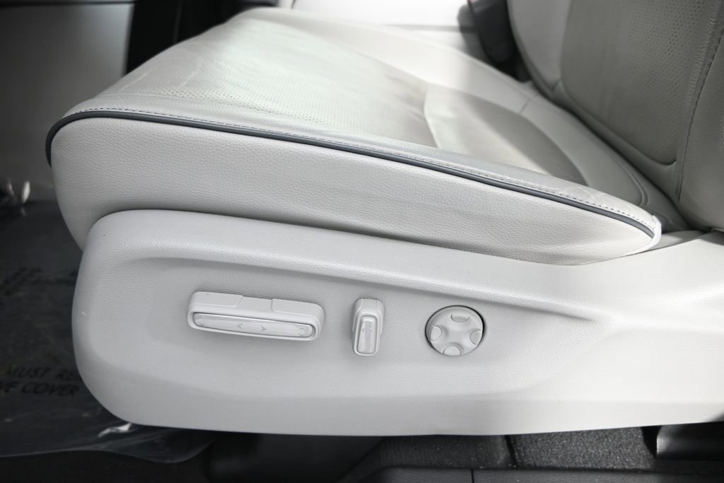 Used 2023 Honda Odyssey Elite image 22