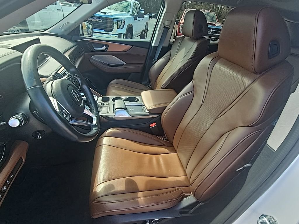 Used 2023 Acura MDX SH-AWD w/ Technology Package image 16