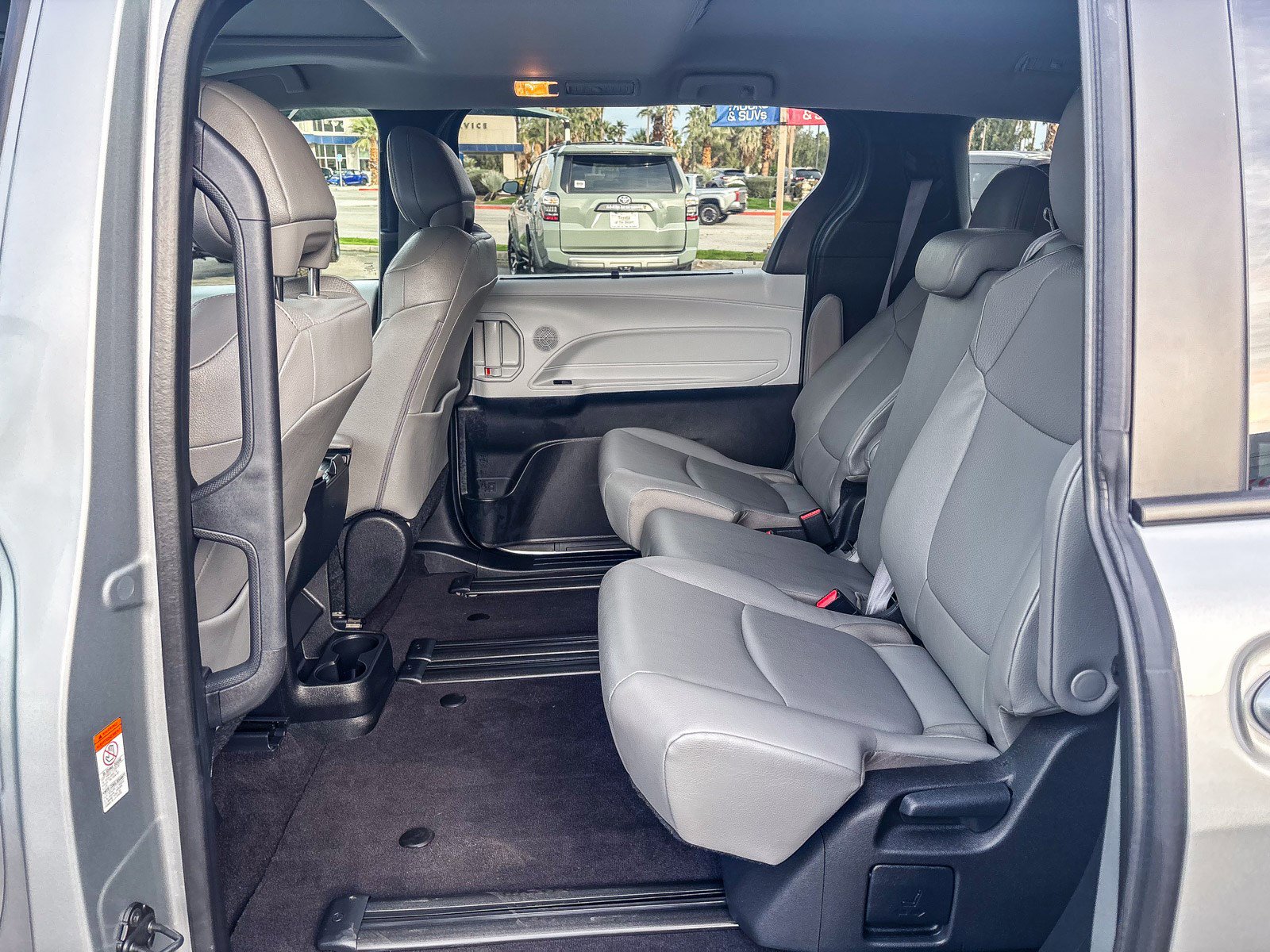 Used 2025 Toyota Sienna XLE image 22