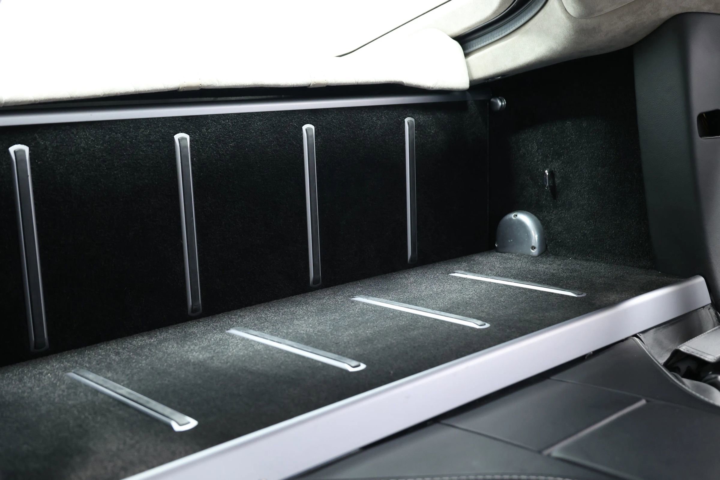 Used 2015 Aston Martin Rapide S image 65