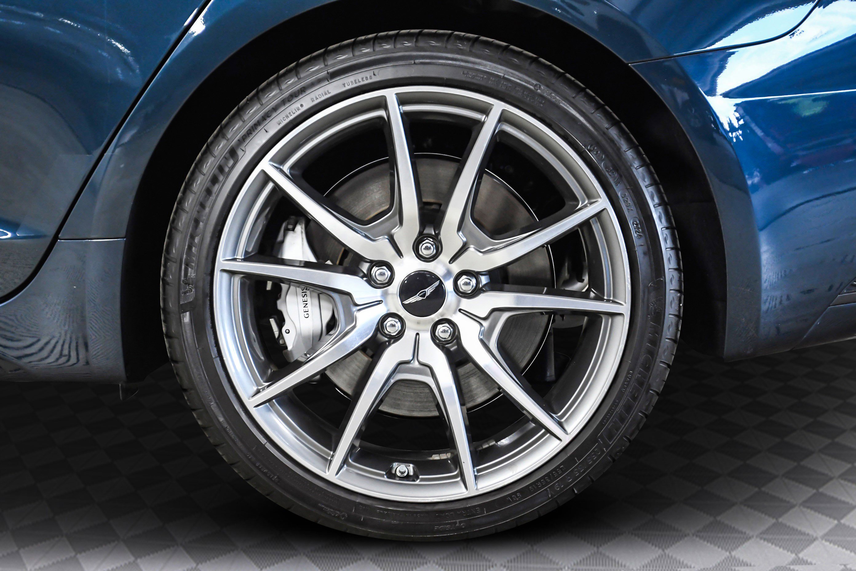 Used 2025 Genesis G70 2.5T image 30