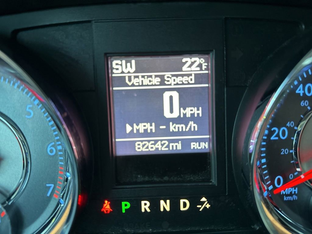 Used 2016 Chrysler Town & Country Touring w/ Driver Convenience Group image 24