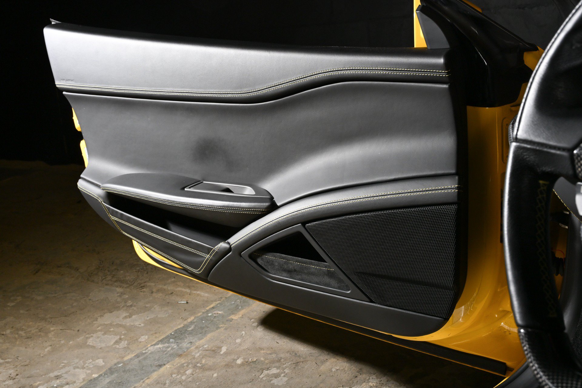 Used 2011 Ferrari 458 Italia Coupe RWD image 11