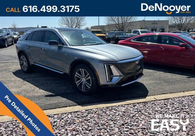 Used 2024 Cadillac Lyriq Luxury AWD/4WD image 2
