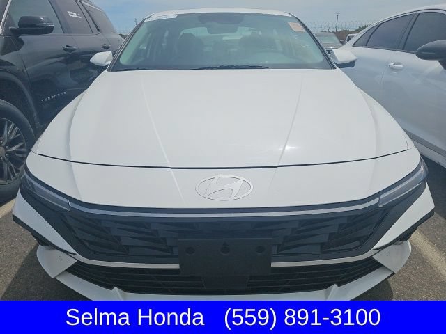 Used 2024 Hyundai Elantra Limited FWD image 2