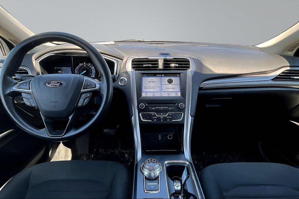 Used 2017 Ford Fusion SE w/ Fusion SE Technology Package FWD image 7