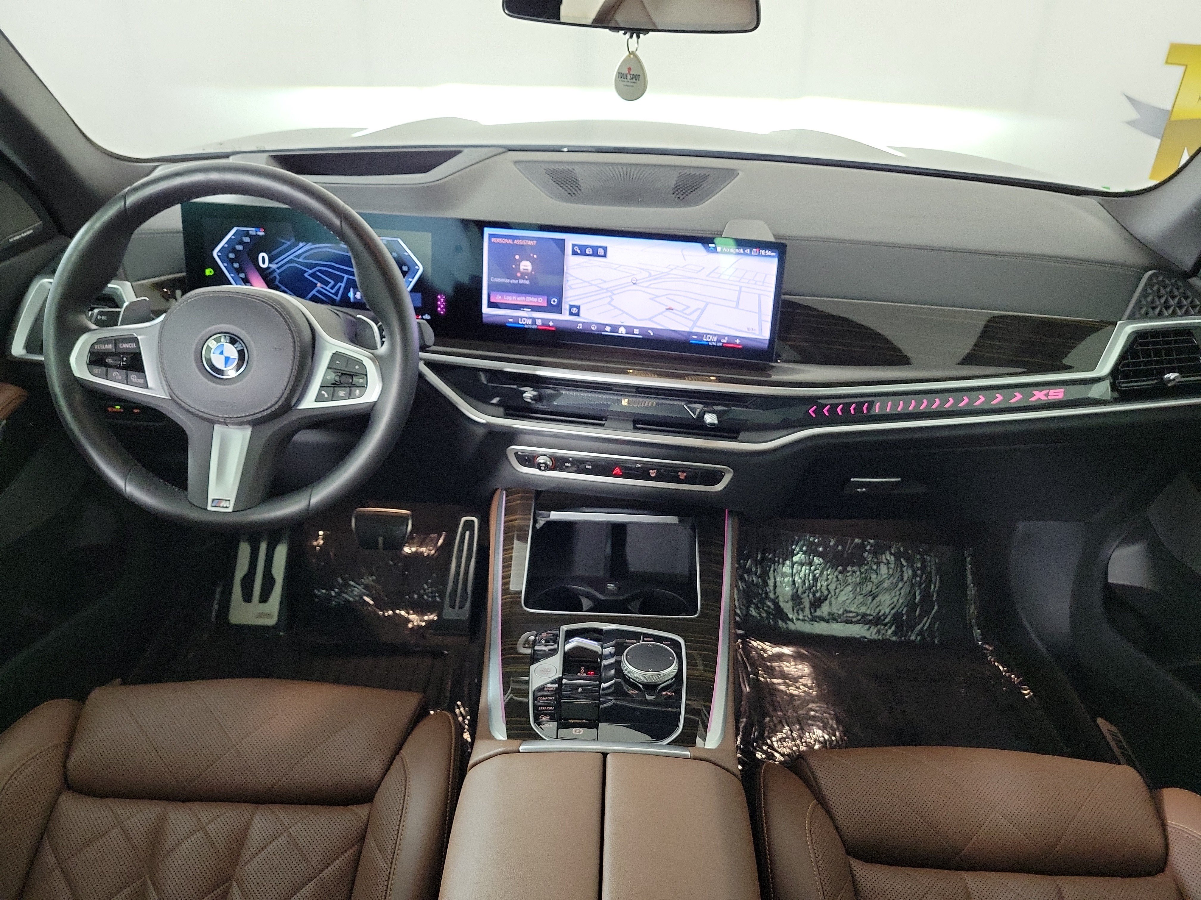 Used 2024 BMW X5 xDrive40i w/ M Sport Package AWD/4WD image 11