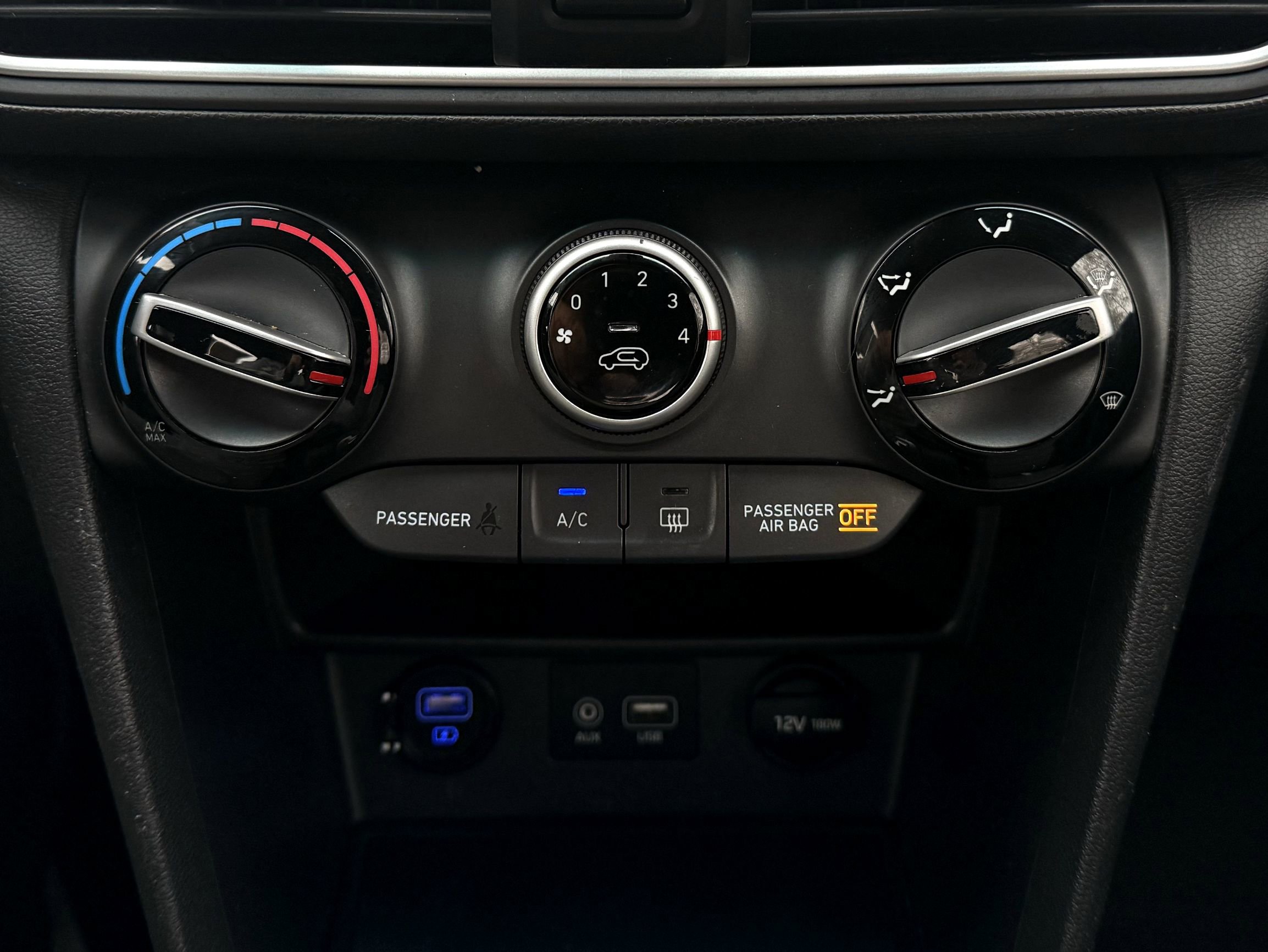 Used 2020 Hyundai Kona SE image 23