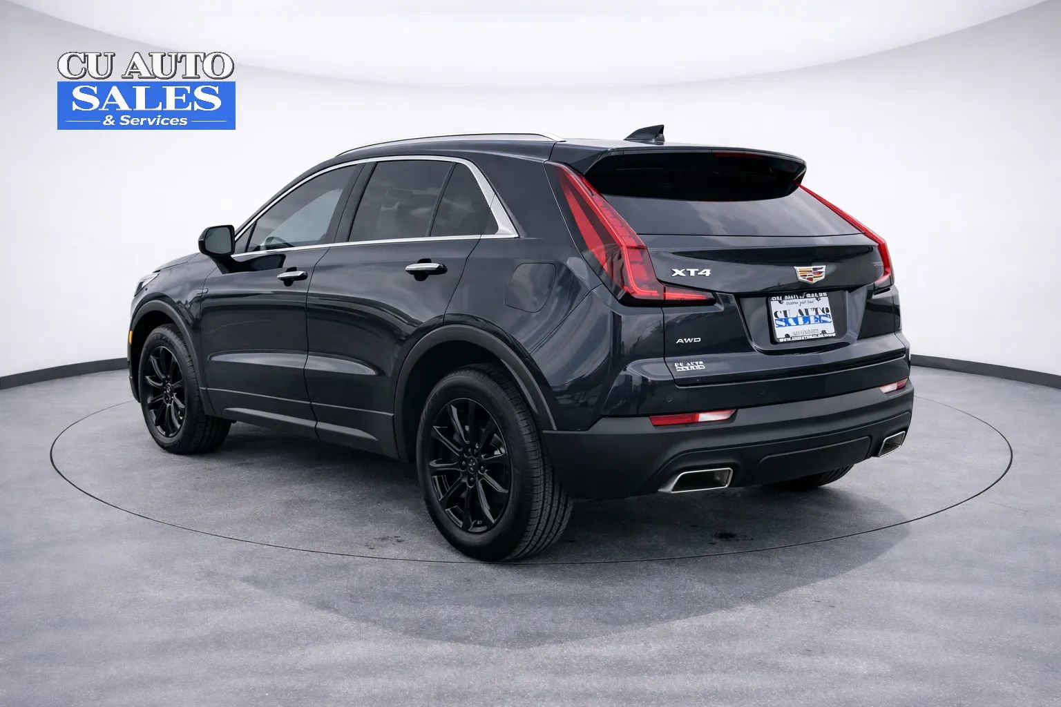 Used 2022 Cadillac XT4 Luxury w/ Cold Weather Package image 5