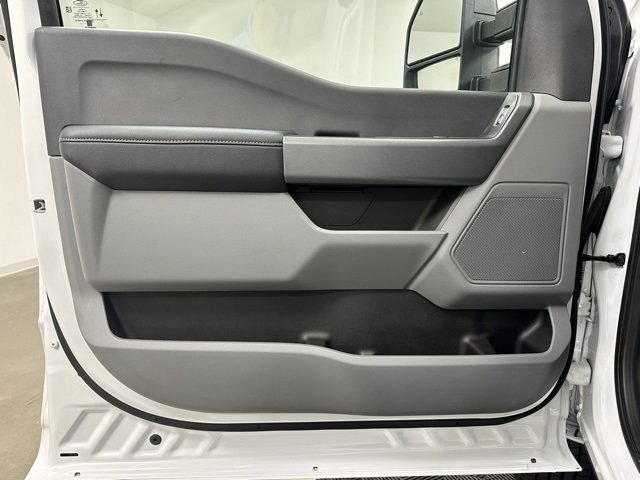Used 2023 Ford F350 XLT w/ Snow Plow Prep Package image 11