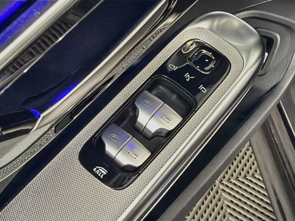 Used 2024 Mercedes-Benz CLE 300 4MATIC Cabriolet image 23