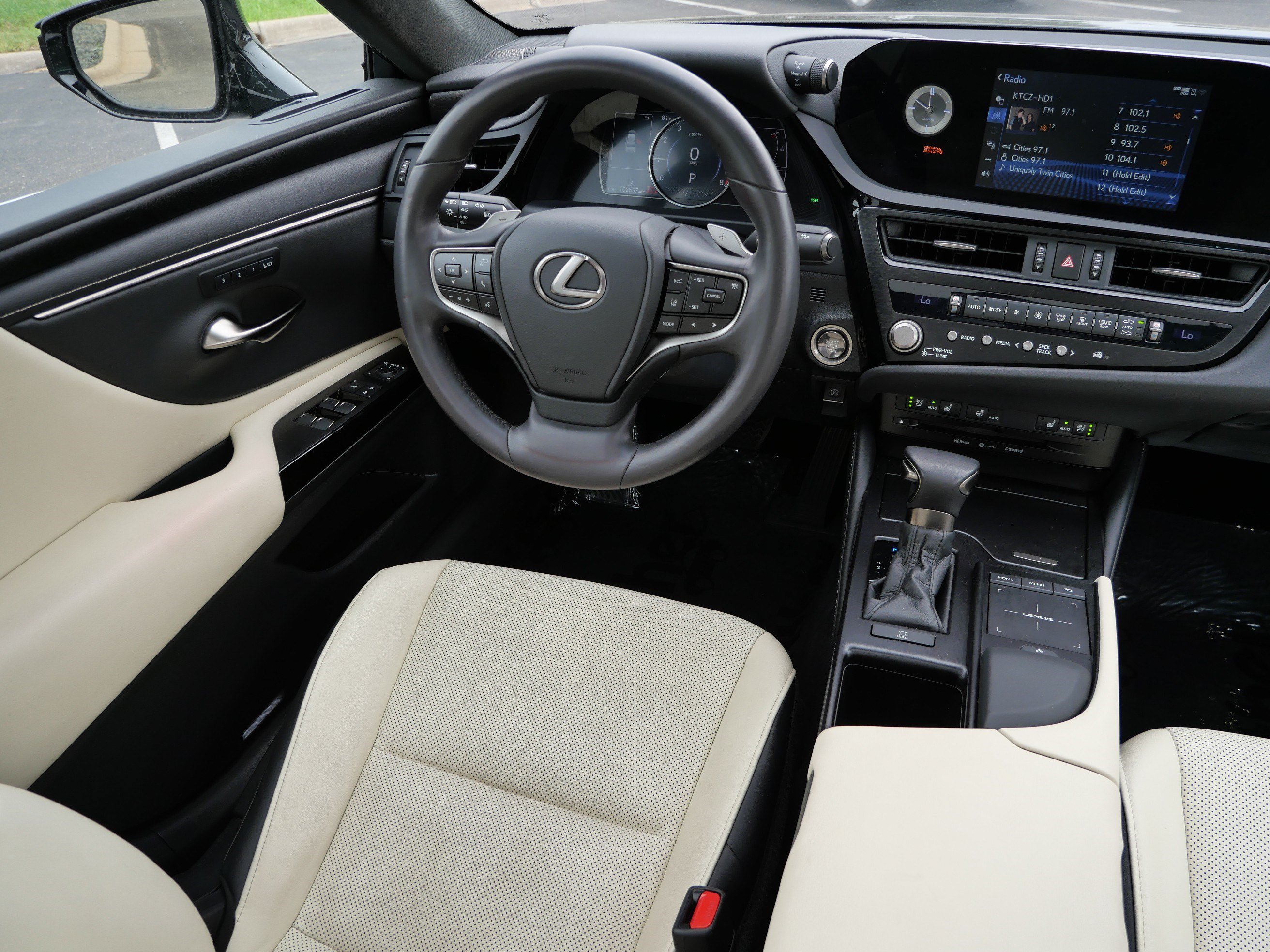 Used 2022 Lexus ES 350 w/ Premium Package FWD image 9