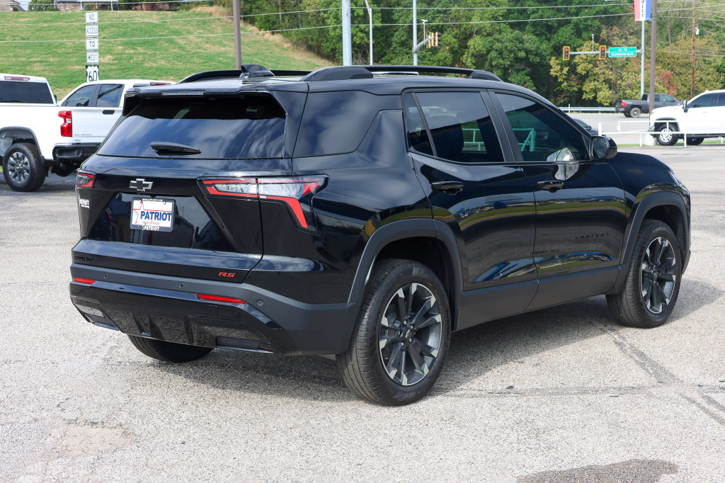 New 2027 Chevrolet Equinox RS w/ Convenience Package III FWD image 3