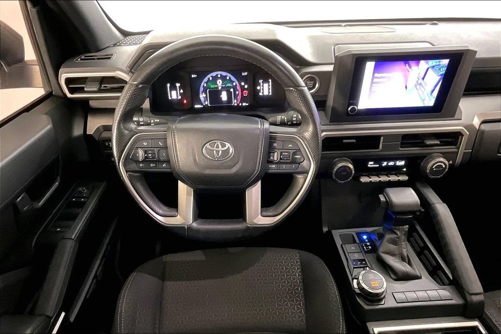 Used 2025 Toyota 4Runner SR5 AWD/4WD image 6