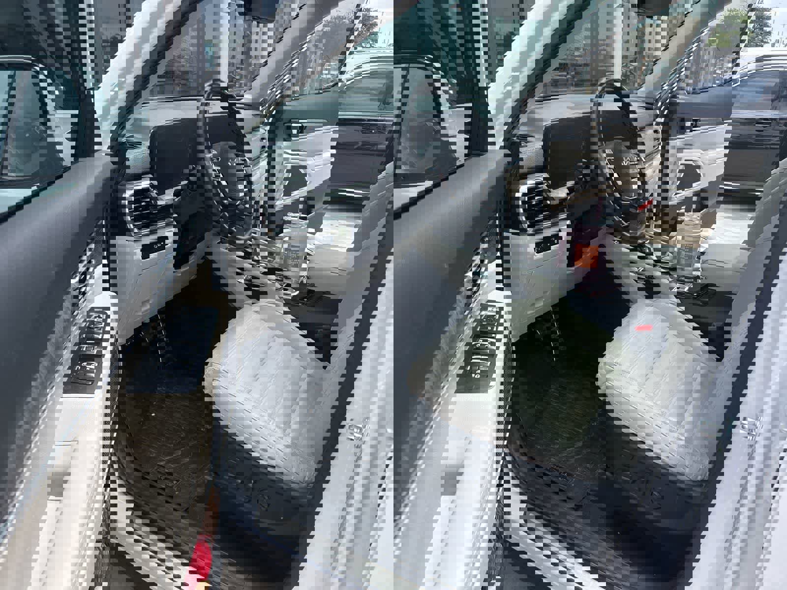 Used 2023 Kia Telluride SX Prestige image 4