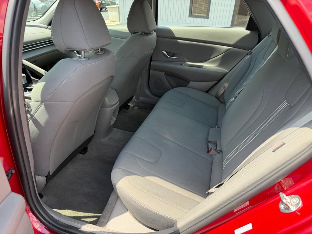 Used 2024 Hyundai Elantra SEL FWD image 15