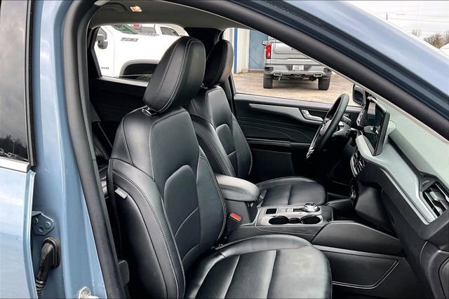Used 2025 Ford Escape Platinum AWD/4WD image 29