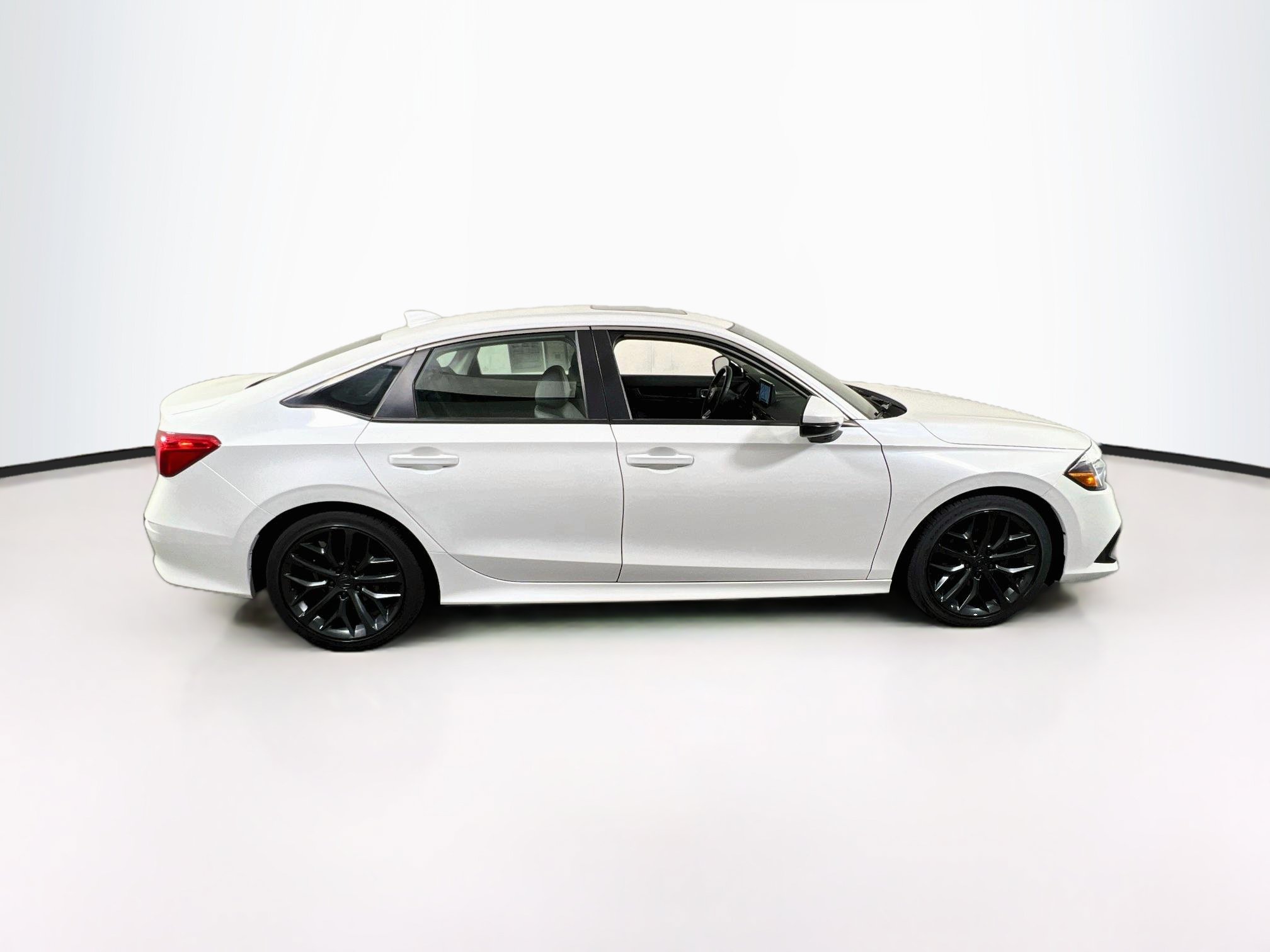 Used 2024 Honda Civic Touring image 4