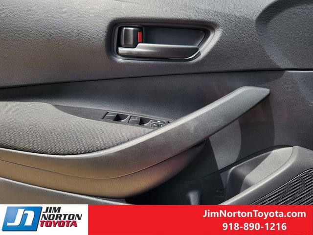 Used 2025 Toyota Corolla LE w/ LE Premium Package FWD image 25