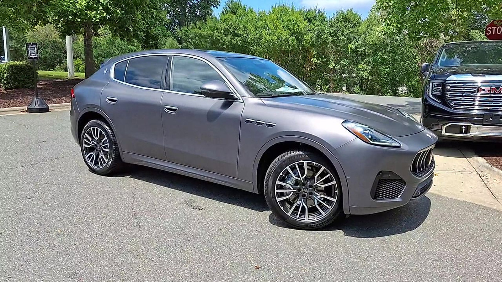 New 2025 Maserati Grecale GT image 2