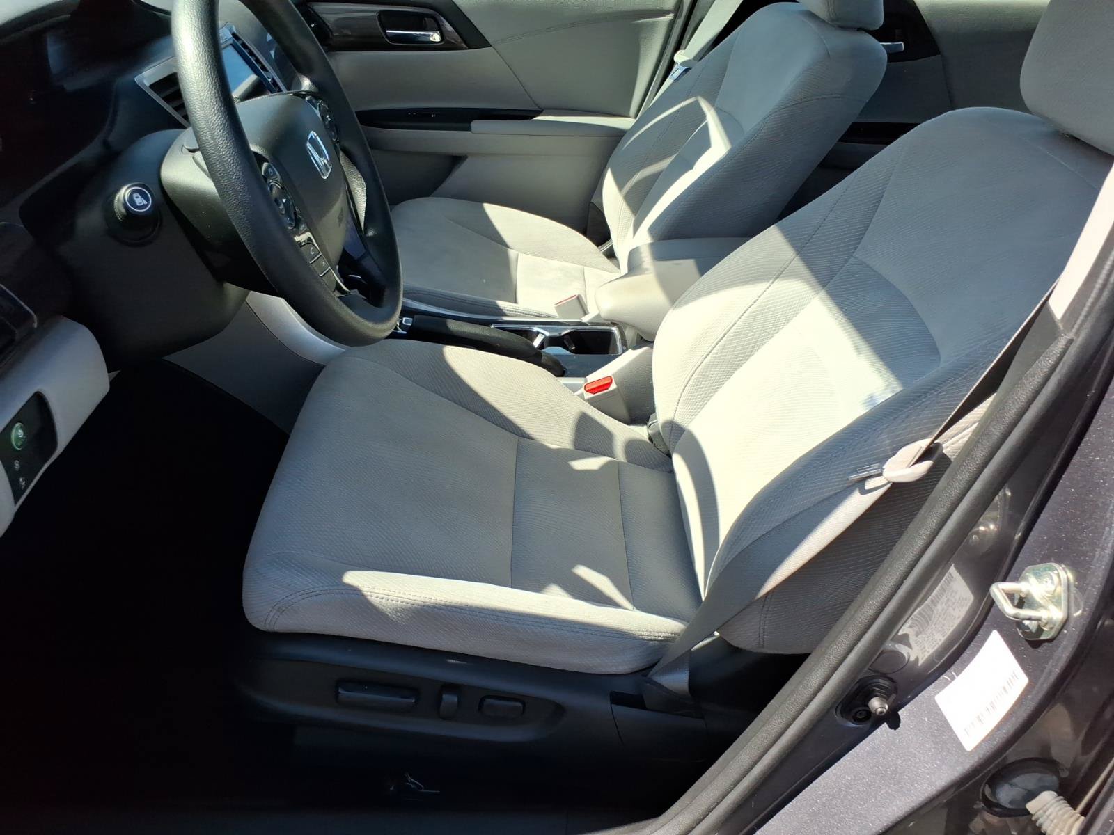 Used 2017 Honda Accord EX image 13
