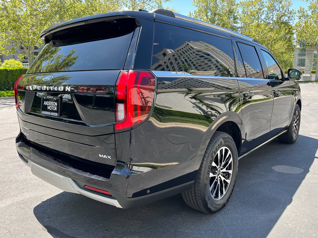 Used 2025 Ford Expedition Max Platinum AWD/4WD image 7
