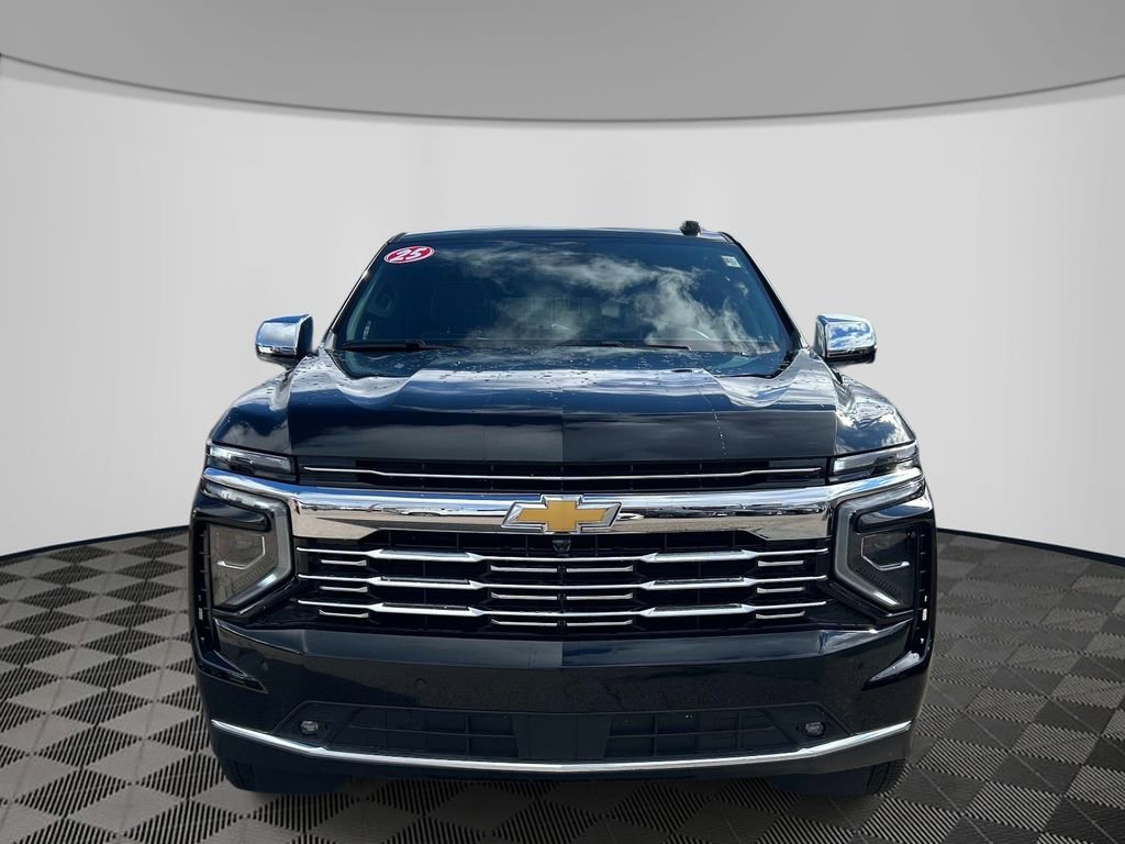 Used 2025 Chevrolet Tahoe Premier AWD/4WD image 2