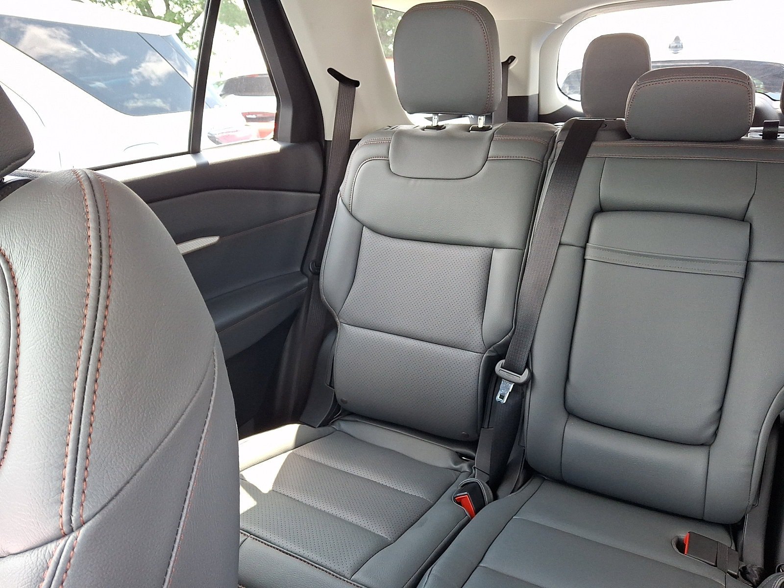 New 2026 Ford Explorer Active RWD image 18