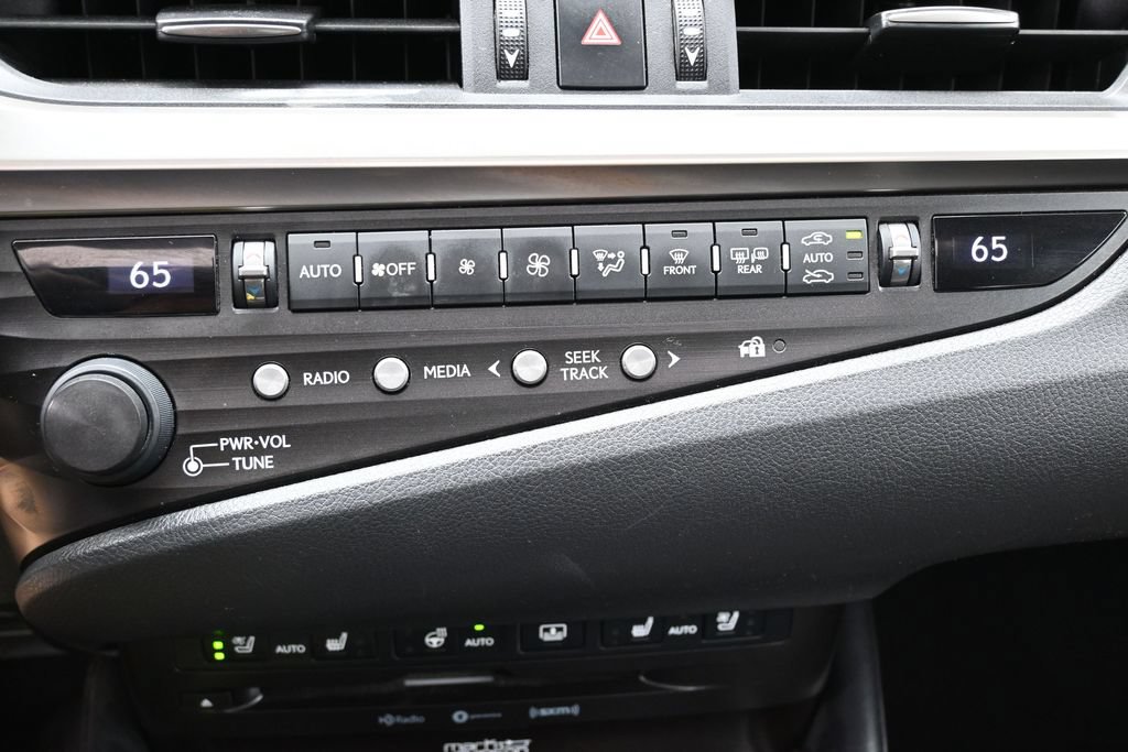 Used 2019 Lexus ES 350 Ultra Luxury w/ Accessory Package 2 FWD image 30