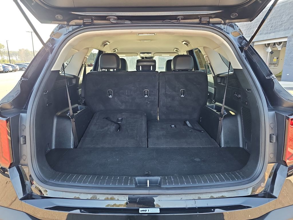 Used 2024 Kia Sorento S image 17