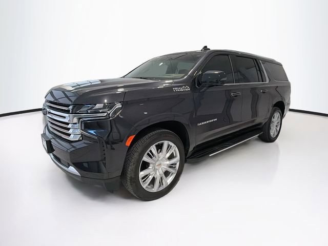 Used 2024 Chevrolet Suburban High Country image 3