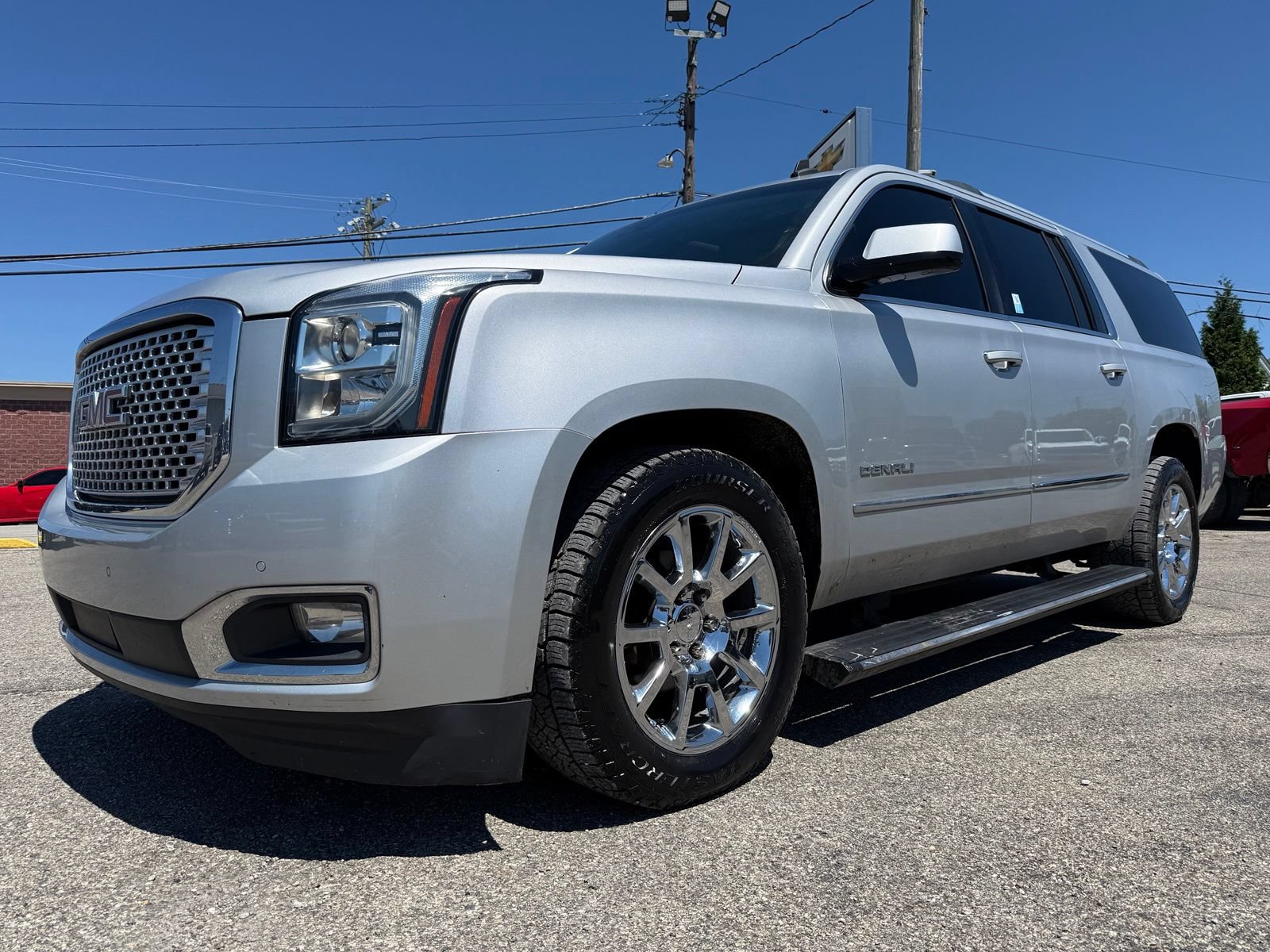 Used 2015 GMC Yukon XL Denali w/ Touring Package AWD/4WD image 2