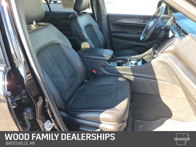 Used 2025 Jeep Grand Cherokee L Altitude w/ Trailer Tow Package image 34