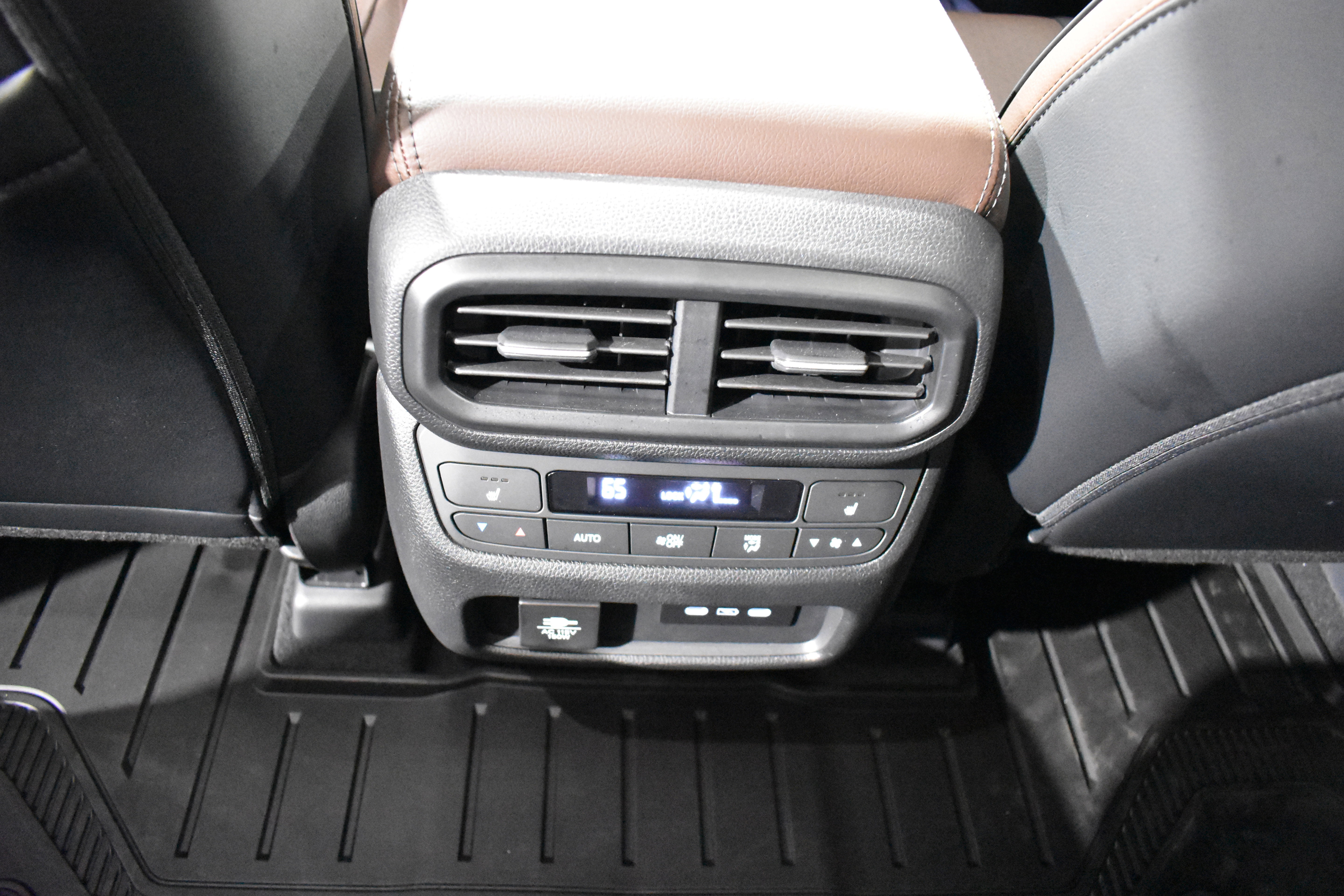 Certified 2025 Honda Pilot Elite image 30