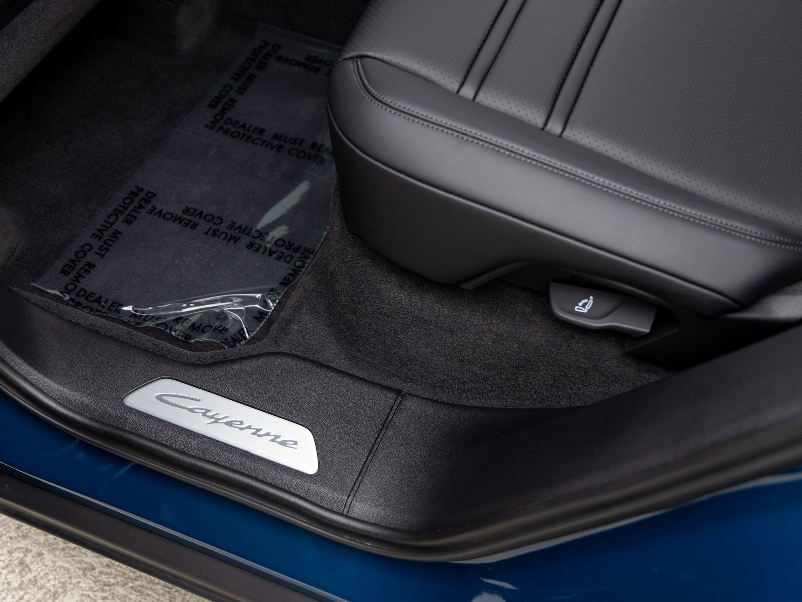 New 2025 Porsche Cayenne S image 40