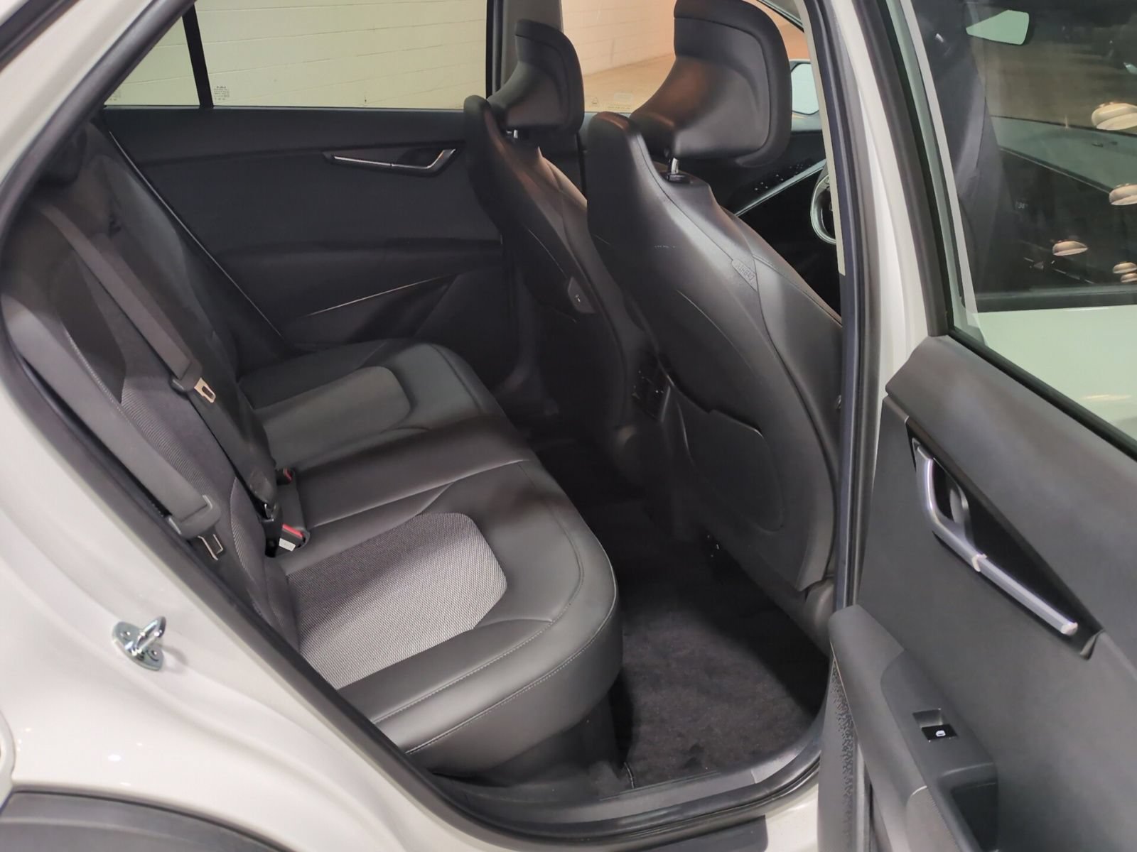 Certified 2024 Kia Niro EX FWD image 11