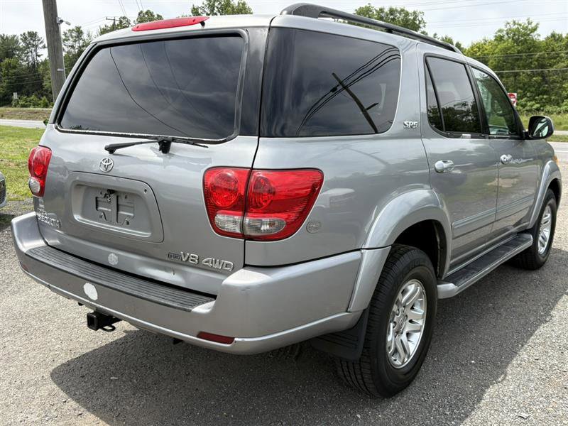 Used 2005 Toyota Sequoia SR5 AWD/4WD image 4