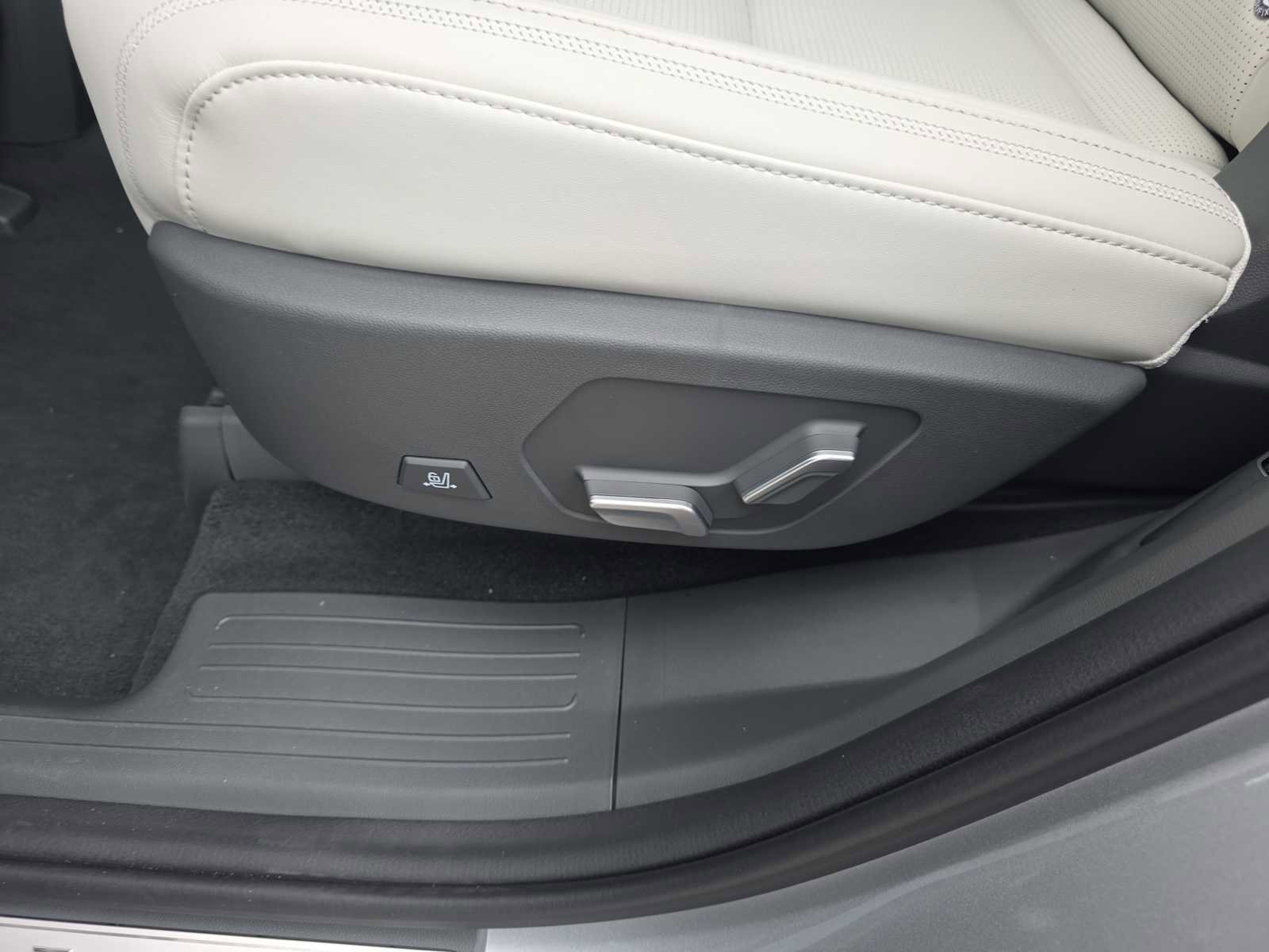 New 2026 Hyundai Santa Fe Calligraphy FWD image 26