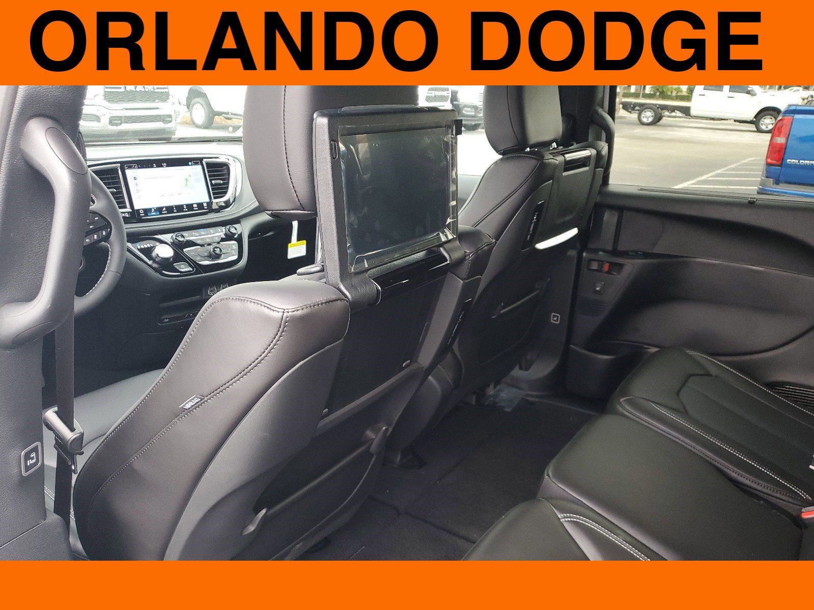 New 2024 Chrysler Pacifica Touring-L w/ Uconnect Theater Family Group image 13