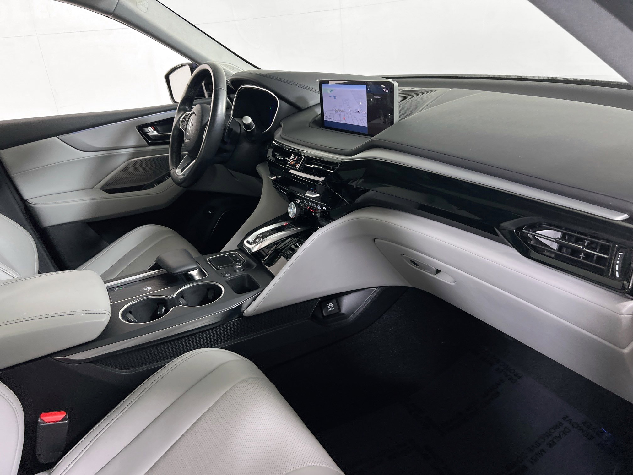 Used 2023 Acura MDX SH-AWD w/ Technology Package image 32