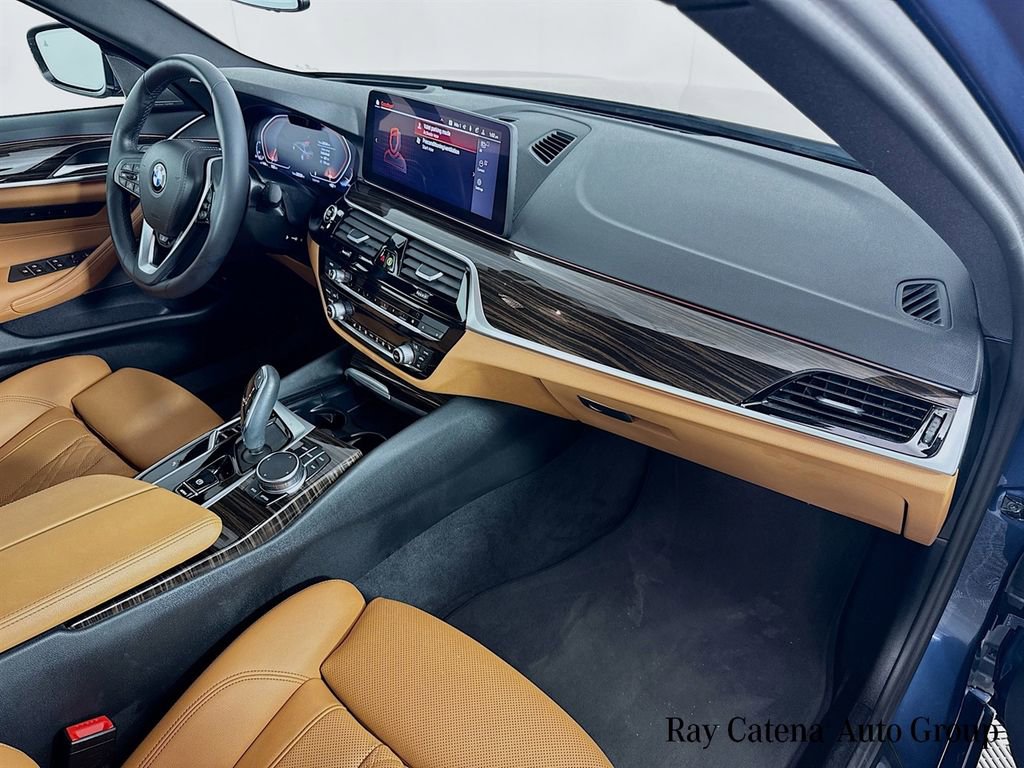 Used 2023 BMW 530i xDrive w/ Premium Package image 31