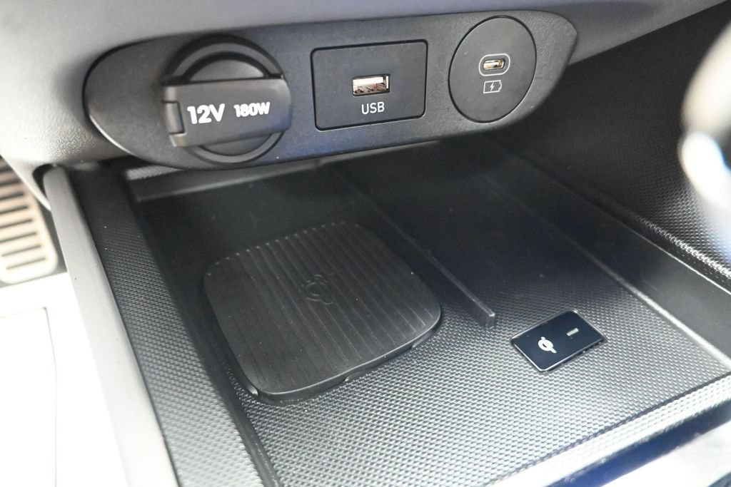 Used 2025 Hyundai Elantra Sport FWD image 19