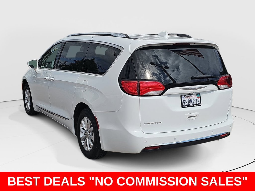 Used 2018 Chrysler Pacifica Touring-L FWD image 5