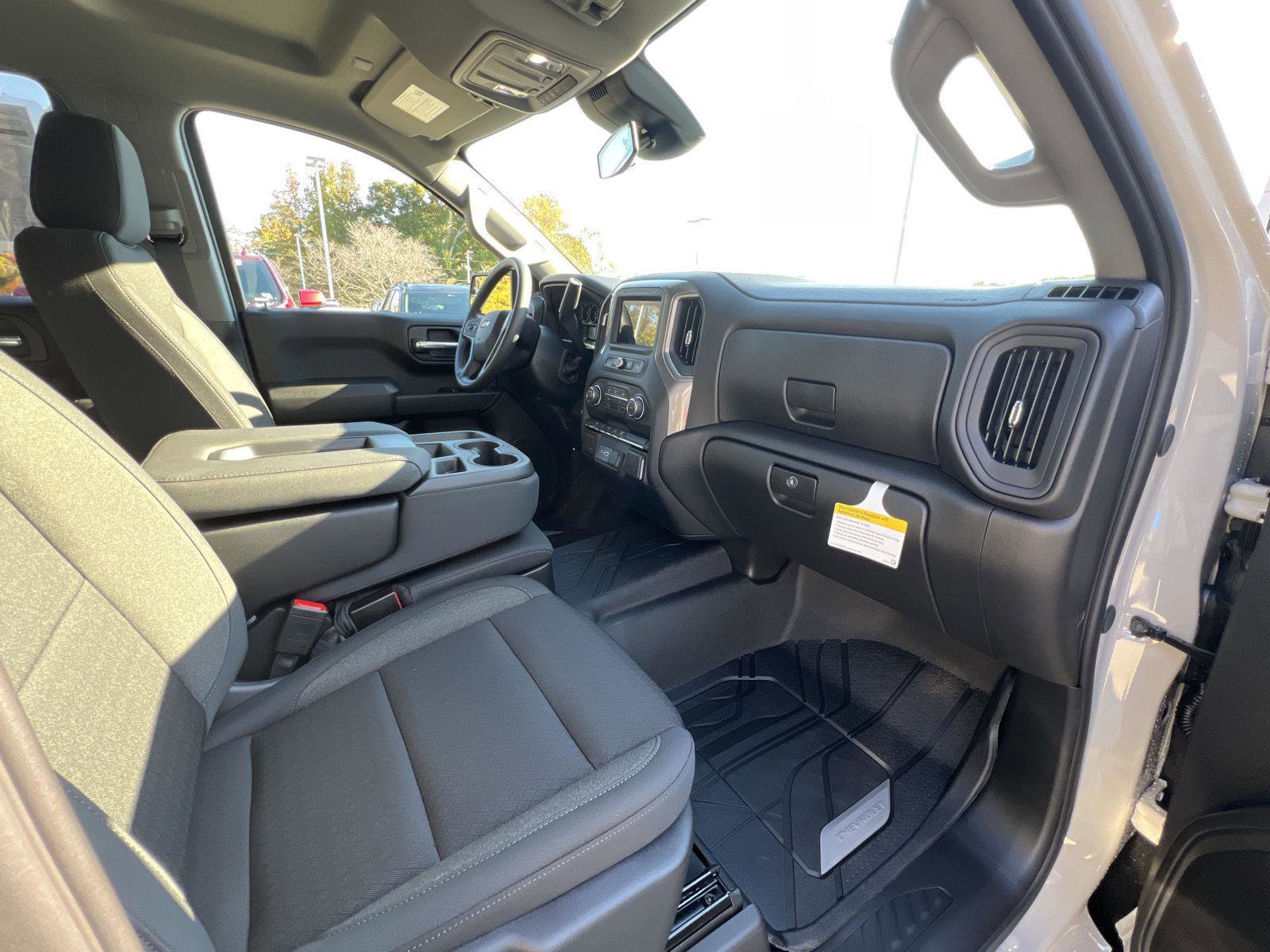 New 2026 Chevrolet Silverado 1500 Custom w/ LPO, Dark Essentials Package image 29