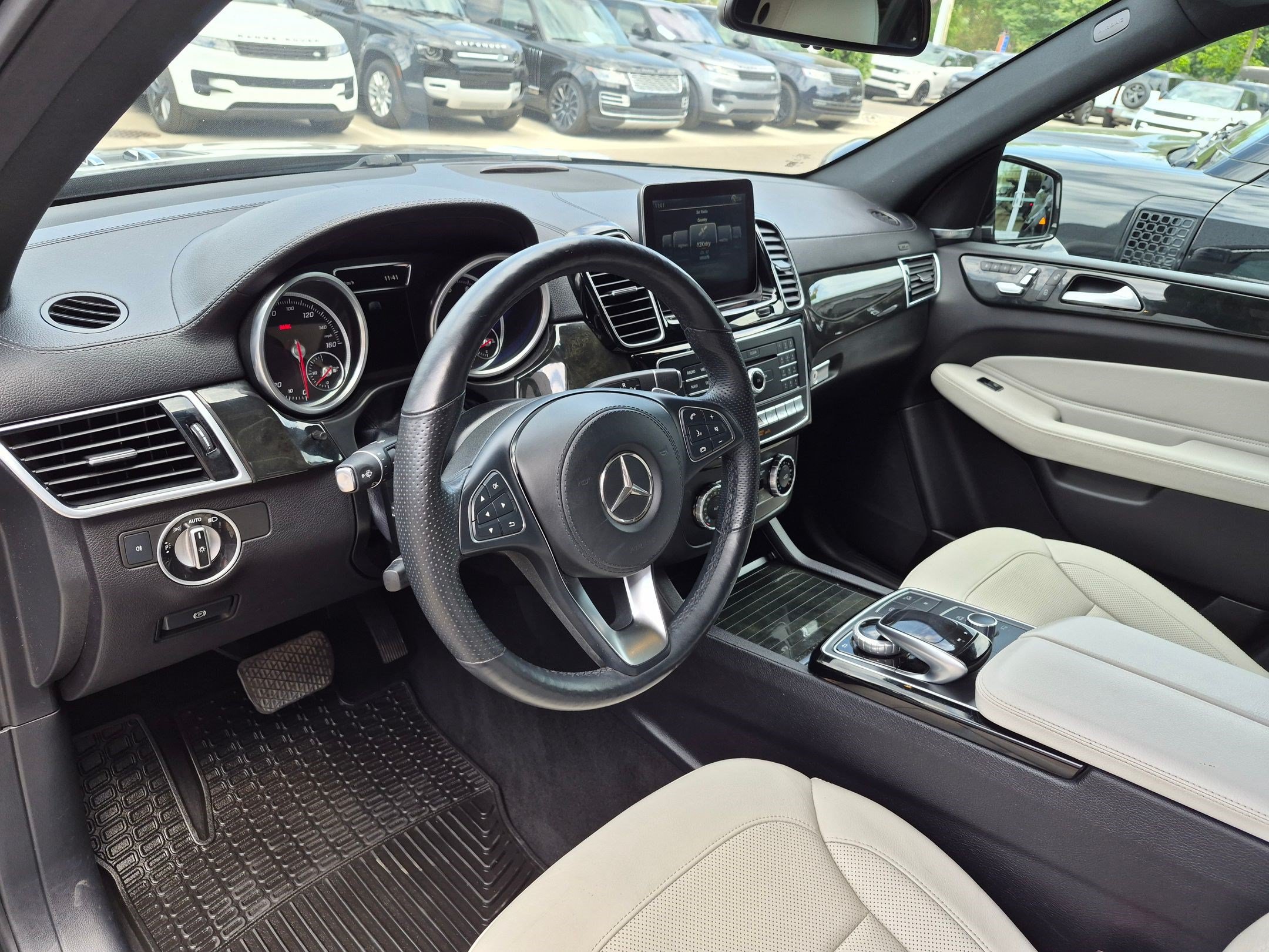 Used 2017 Mercedes-Benz GLS 450 4MATIC image 14