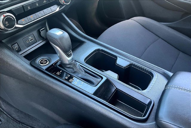 Used 2025 Nissan Sentra S FWD image 17